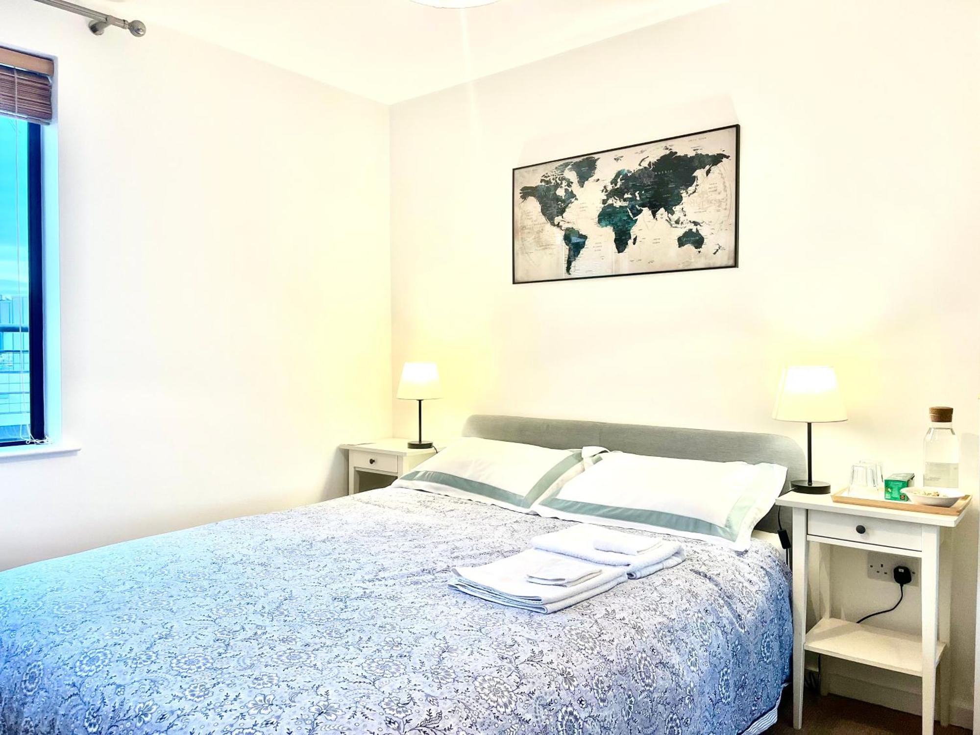 The Room King Size Bed And Private Bathroom Dublin Exterior photo